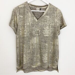 Akemi + Kin V-Neck Gold Metallic Short Sleeve Top T-shirt